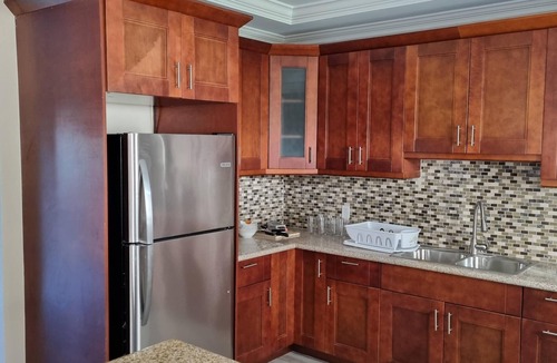 Gambier House | Duplex Townhouse, King Bed, Family-centric, Fast Wi-fi, near Beach, Free Parking