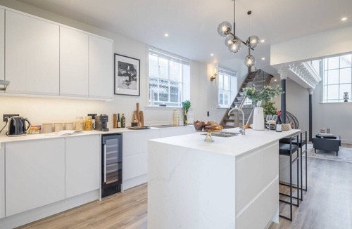 Duxford Apartment | Duxford - Stunning 18th Century Church Conversion