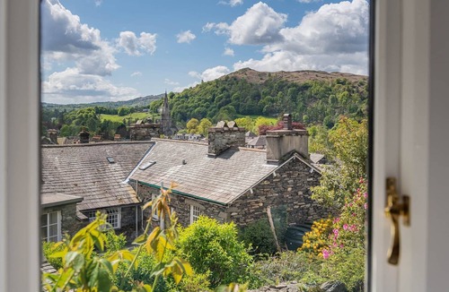 Ambleside House | Dwarf Hall - Stylish Home in central Ambleside