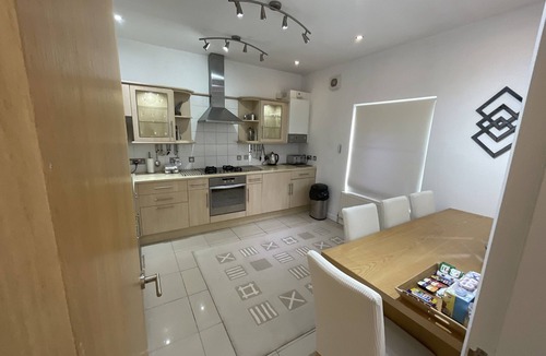 Crewe Apartment | Earle House Serviced Apartments