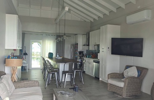 Spanish Wells House | Easy, Breezy, Beautiful - ON THE BEACH