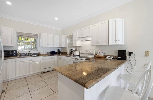 George Town House | Elegant 3-Bedroom Villa with Gazebo, Deck & Breathtaking Elizabeth Harbor Views!
