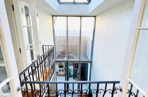 Vincent Square House | Elegant and Modern 3-Bedroom Victorian House in Westminster, London