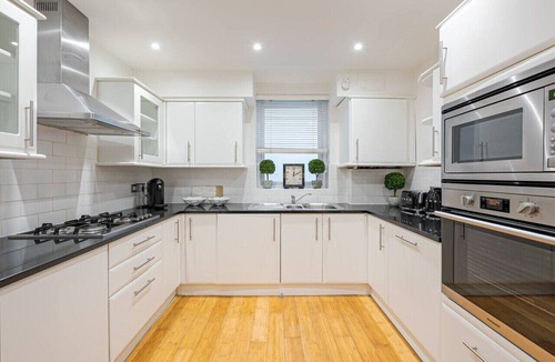 Knightsbridge Apartment | Elegant Belgravia Apartment with Private Patio