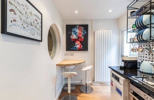Redcliffe Apartment | Elegant Two Bedroom Flat in Redcliffe Gardens
