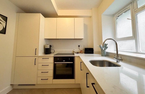 Farringdon Apartment | Elegant Victorian Apartment in Farringdon
