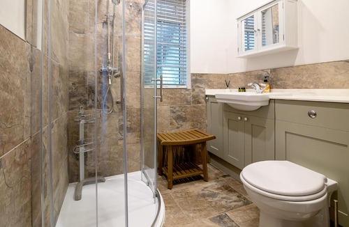 Great Bowden House | Elegant Village Stay Parking and EV Charger