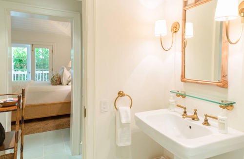 Dunmore Town Cabin | Eleven Bahama House