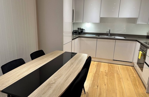 Canning Town South Apartment | Elite two-bedroom, two-bath apartment Excel London