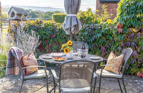Mangotsfield House | Elm End Cottage - Farm Retreat - Nr Broadway