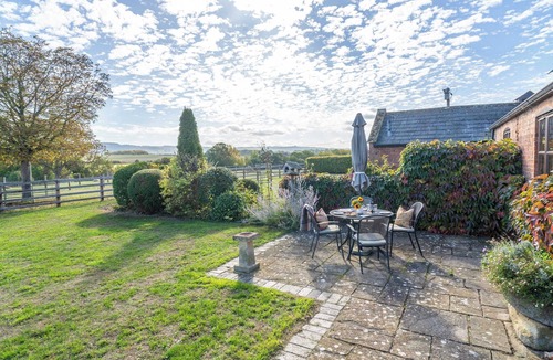 Mangotsfield House | Elm End Cottage - Farm Retreat - Nr Broadway