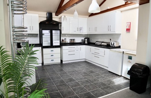 Gloucester House | Ensuite superking bed room
