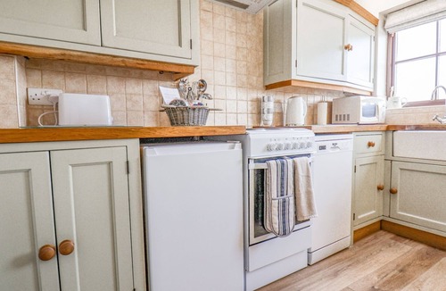Ugthorpe Cottage | ESME'S COTTAGE, pet friendly, character holiday cottage in Whitby