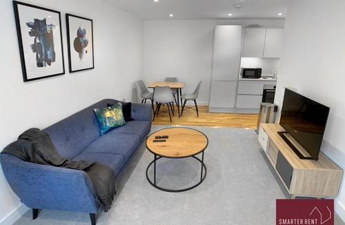Eton Apartment | Eton Windsor - 1 Bedroom Flat - With Parking