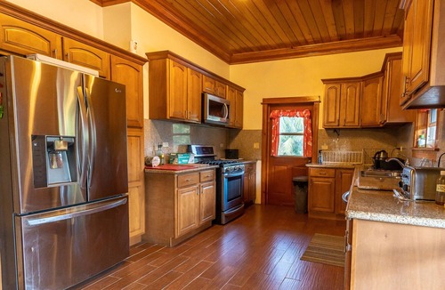 Staniard Creek House | Eva's BoneFishLodge Is located on the beautiful Staniard Creek Andros Island