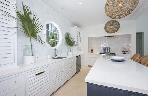 North Palmetto Point Villa | ❊Exceptional 4BR Beachfront Home w/Heated Pool & Back-up Generator, Banks Road❊
