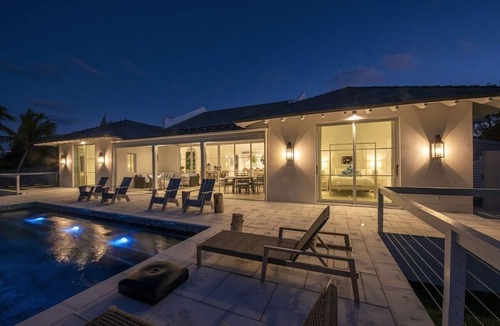 North Palmetto Point Villa | ❊Exceptional 4BR Beachfront Home w/Heated Pool & Back-up Generator, Banks Road❊