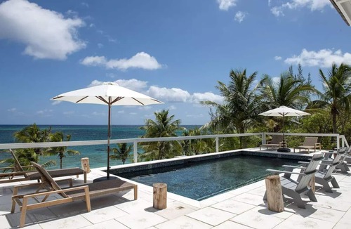 North Palmetto Point Villa | ❊Exceptional 4BR Beachfront Home w/Heated Pool & Back-up Generator, Banks Road❊