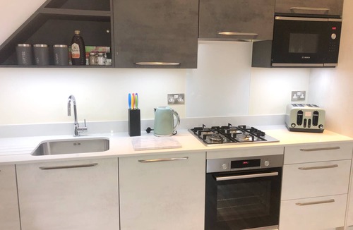 Hatfield Apartment | *Exclusive 2Bed Apartment Free Parking Discounts*