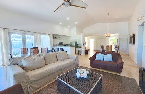 Alice Town House | Exclusive Bimini Bay Home with private boat slip