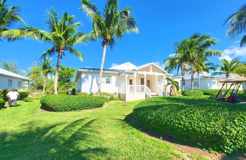 Alice Town House | Exclusive Bimini Bay Home with private boat slip