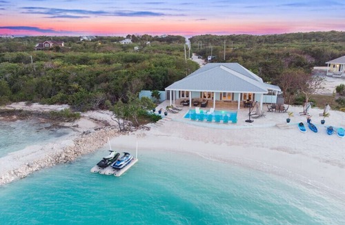 George Town Villa | Exclusive Exuma Beachfront Villa Heated Pool & Ocean views
