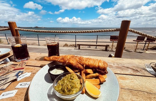 Woodhorn Cottage | Experience coastal bliss in Newbiggin-by-the-Sea, Northumberland.