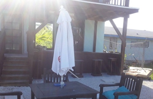 Farmer's Hill Apartment | Exuma feed da sharks villa 2mins 2 beach pool n car rental