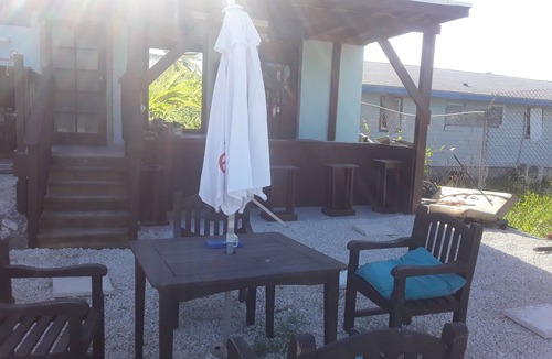 Farmer's Hill House | Exuma swimming Pigs sharks 2bdrm villa