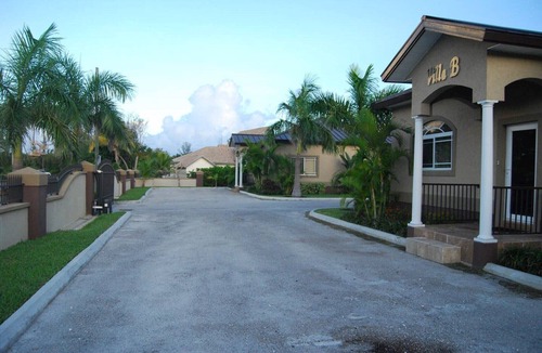 Bell Channel Bay Villa | EZ VILLE @ TAINO BEACH Freeport