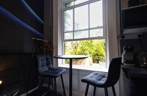 Hillrise Apartment | Fairbridge 2.