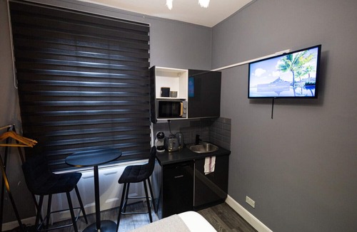 Hillrise Apartment | Fairbridge 2.
