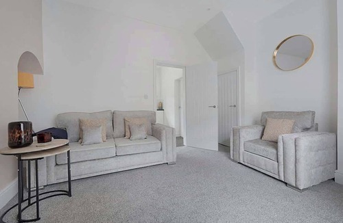Loftus House | Family Coastal three Bedroom House Parking and WiFi