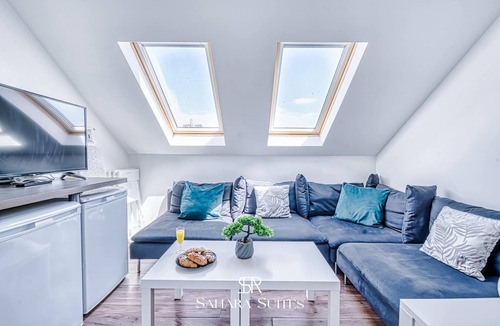 Southsea House | Family & Contractor 6Bed Southsea Home - Sleep 12