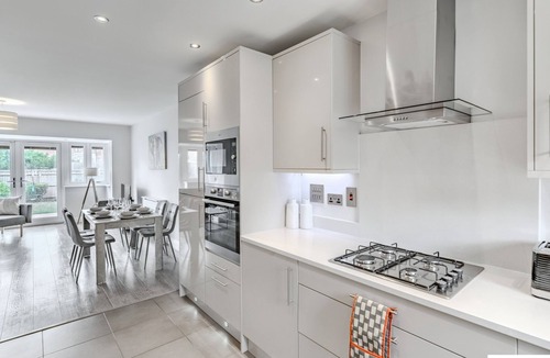 Maidenhead House | Family & Contractor house sleeps 8 - Maidenhead