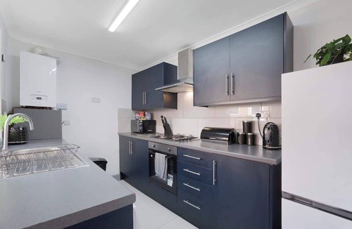 Durham House | Family Friendly 2BR Close to Durham City