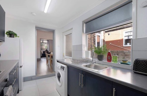 Durham House | Family Friendly 2BR Close to Durham City