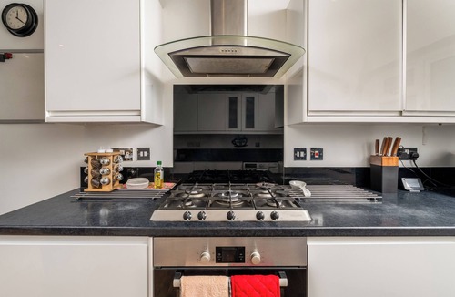 St Albans House | Family Friendly, Cosy 3 bed Home - Pass the Keys