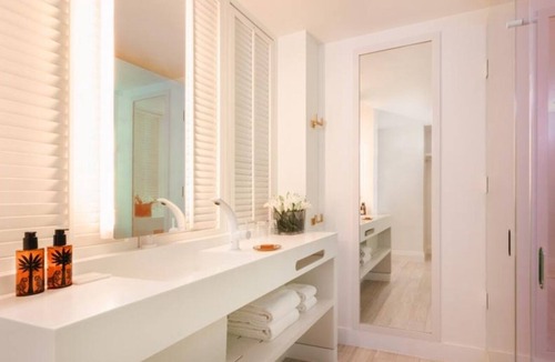 Nassau Hotel | Family Getaway | 2BR Unit, Pools, Water Park, Bar, Onsite Dining, Pets Allowed