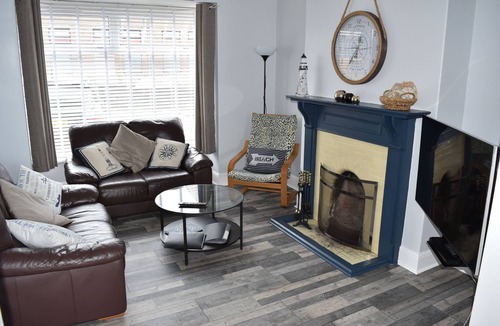 Newquay City Centre House | Family Holiday Home, Very Close to Beach, in Quiet Road. Private Garden.
