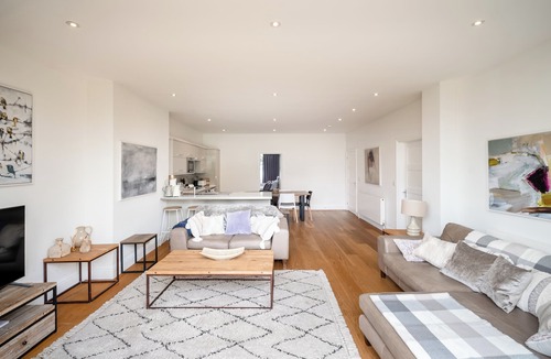 Claygate Apartment | Family Serviced Apartment in Surrey