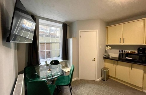 Kemptown Apartment | Family Studio Ensuite