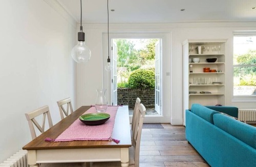 South Hampstead Condo | Fantastic 3 Bedroom Flat West Hampstead