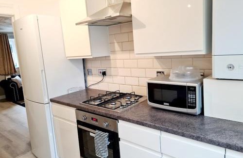 Custom House Apartment | FANTASTIC COZY 3bed Hse London ExCEL Free Parking WIFI Sleeps 6
