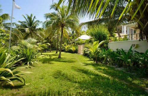 Westwind House | Farraige: Idyllic scenic beachfront 4-bedroom house with island charm