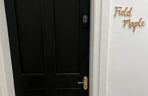 Huntingdon Apartment | Field Maple -free parking -Grade Ii listed- first