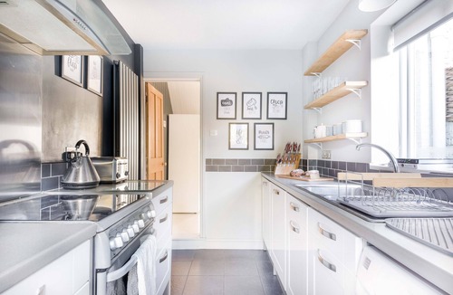 Whitstable House | Fig Tree Cottage is a cosy, two bedroom house, situated in the relaxing seaside town of Whitstable.