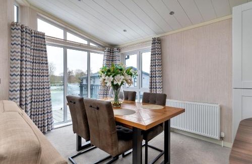 Cambridge Ski Chalet | Finest Retreats - Churchill Luxury Lodge