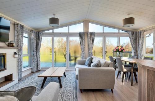 Cambridge Ski Chalet | Finest Retreats - Pembroke Luxury Lodge