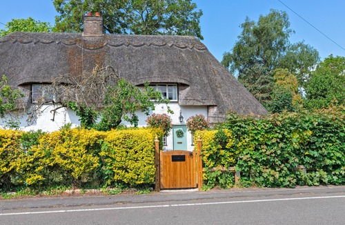 Roxton Cottage | Finest Retreats | Roxton Roost